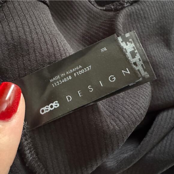 NEW ASOS Design square neck black plus size one size swimsuit, XXL - Picture 5 of 7